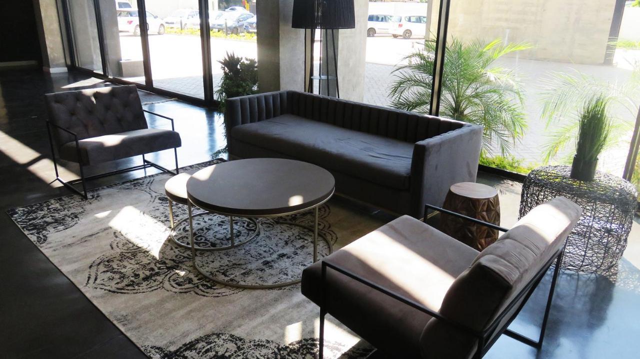 The Urban Hotel לוסקה מראה חיצוני תמונה