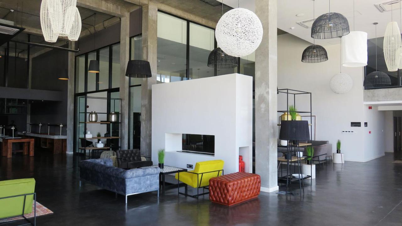 The Urban Hotel לוסקה מראה חיצוני תמונה