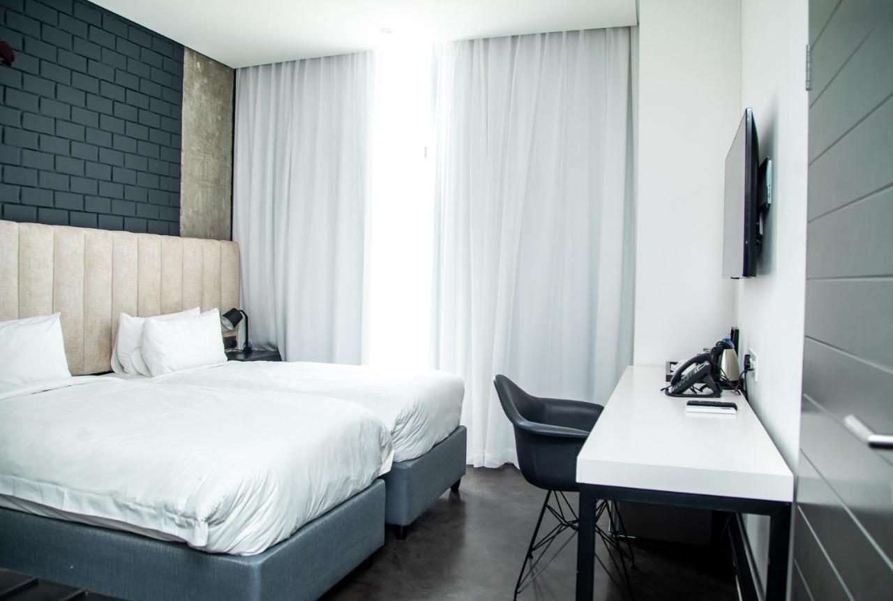 The Urban Hotel לוסקה מראה חיצוני תמונה