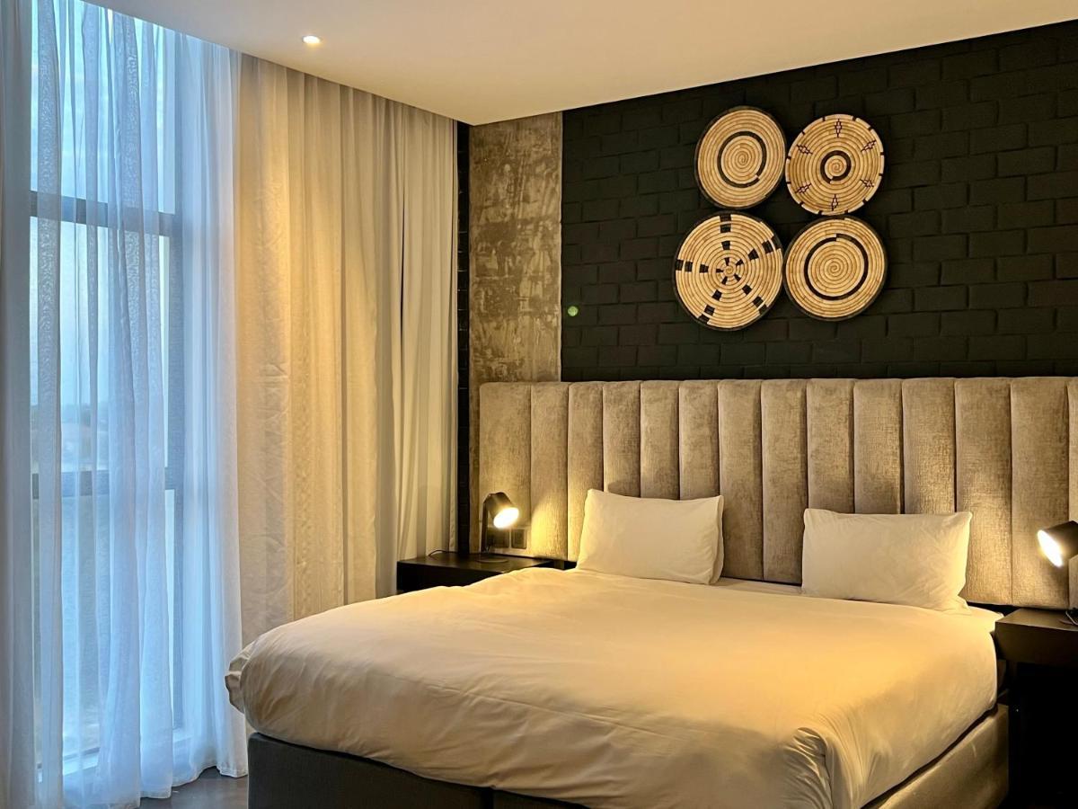The Urban Hotel לוסקה מראה חיצוני תמונה