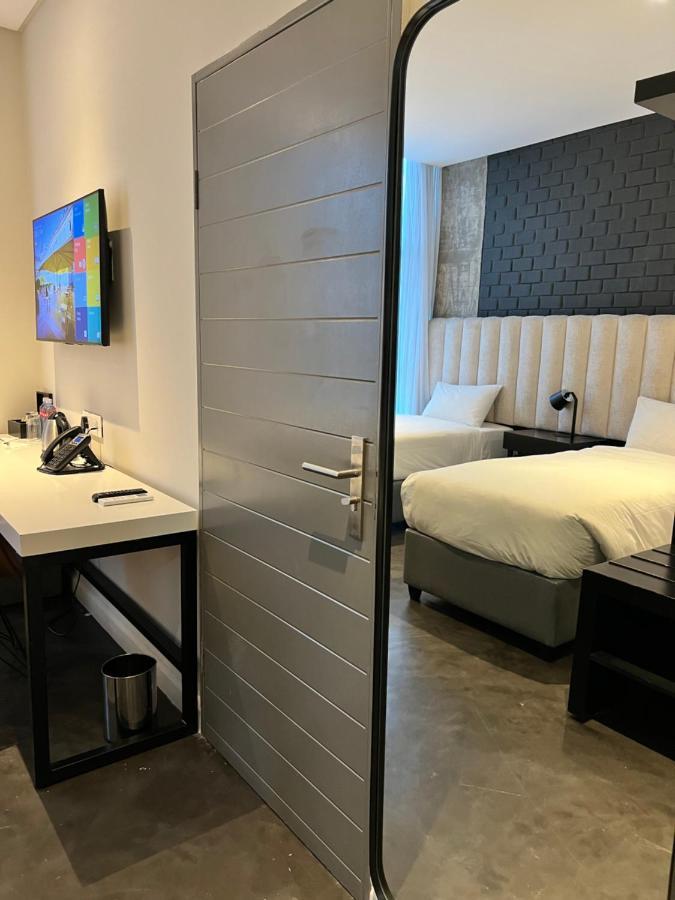 The Urban Hotel לוסקה מראה חיצוני תמונה