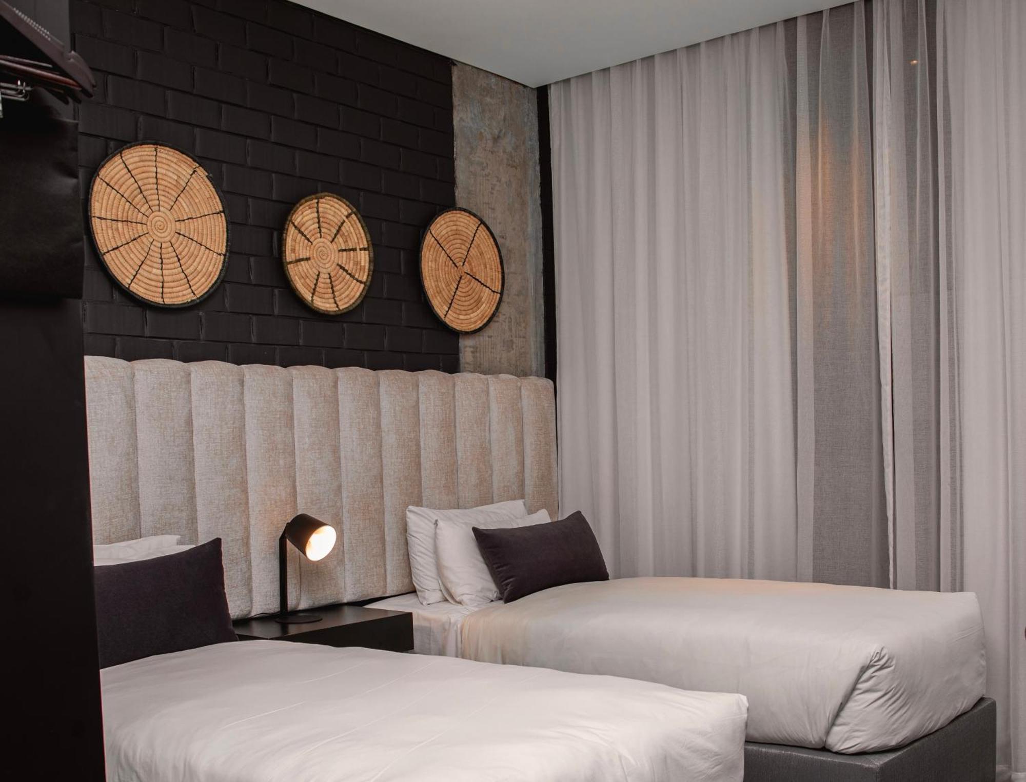 The Urban Hotel לוסקה מראה חיצוני תמונה