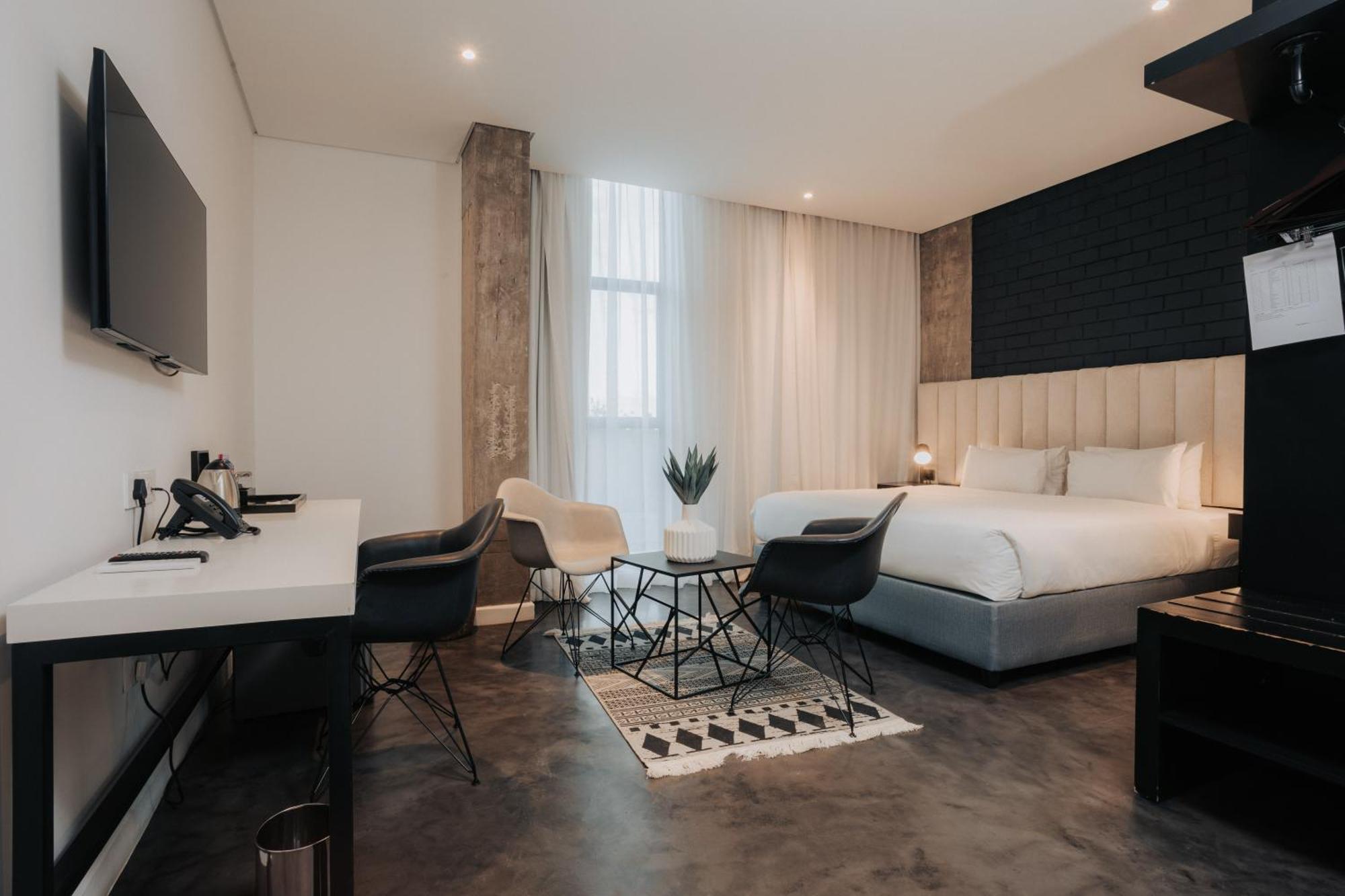 The Urban Hotel לוסקה מראה חיצוני תמונה