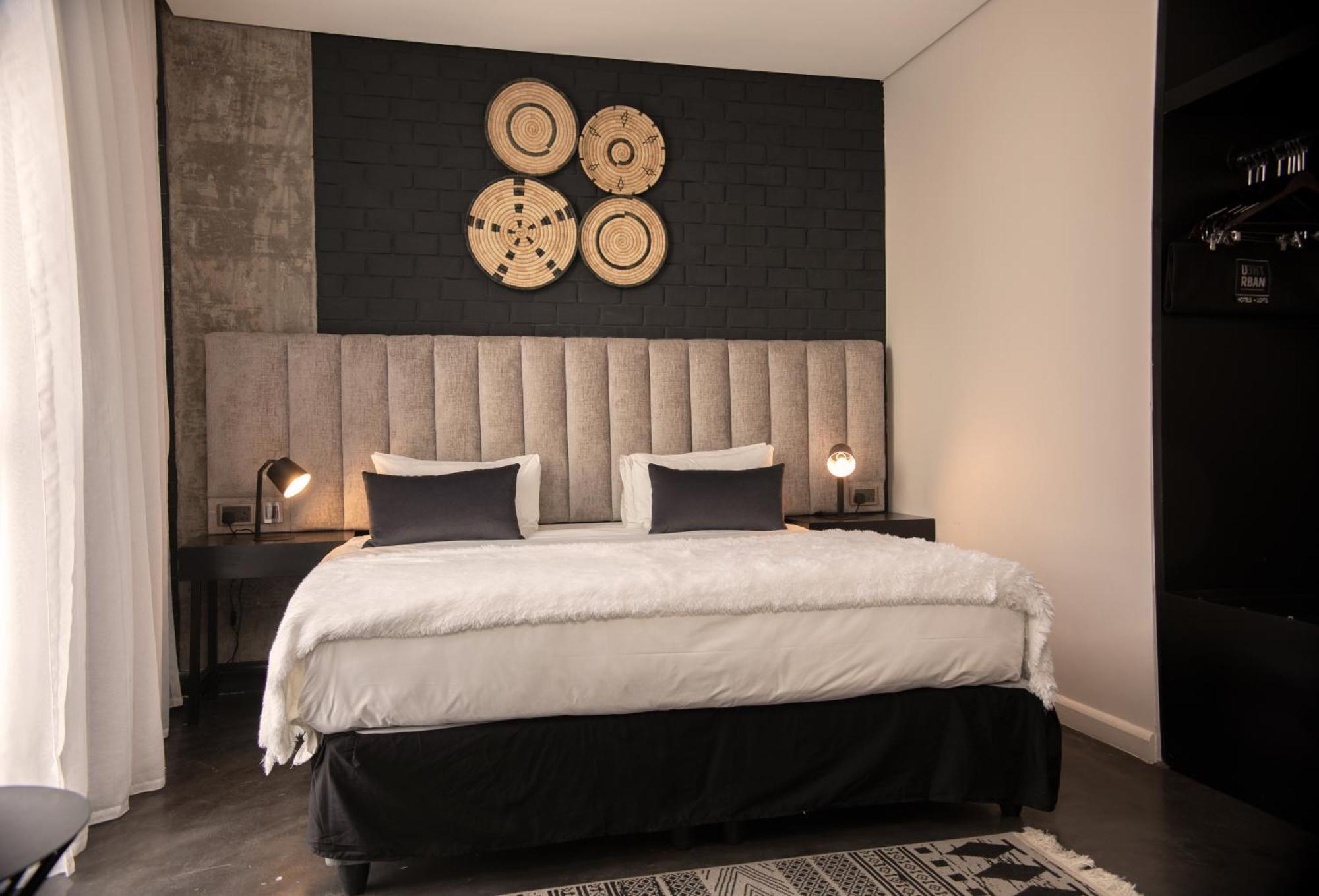 The Urban Hotel לוסקה מראה חיצוני תמונה